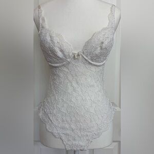 Victoria’s Secret Vintage Gold Label White Bodysuit Lace Teddy Lingerie Size 34C